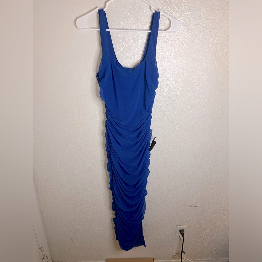 NWT Lulu’s Ruched Bodycon Midi Dress